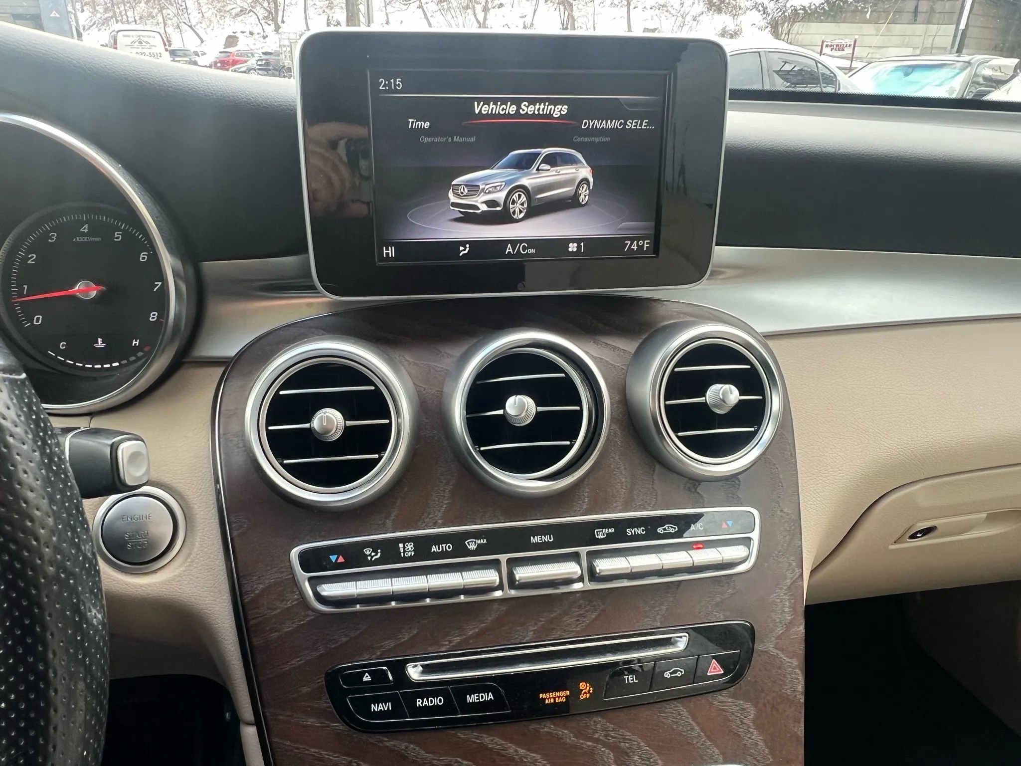 Used 2019 Mercedes-Benz GLC 300 4MATIC w/ Premium Package image 17