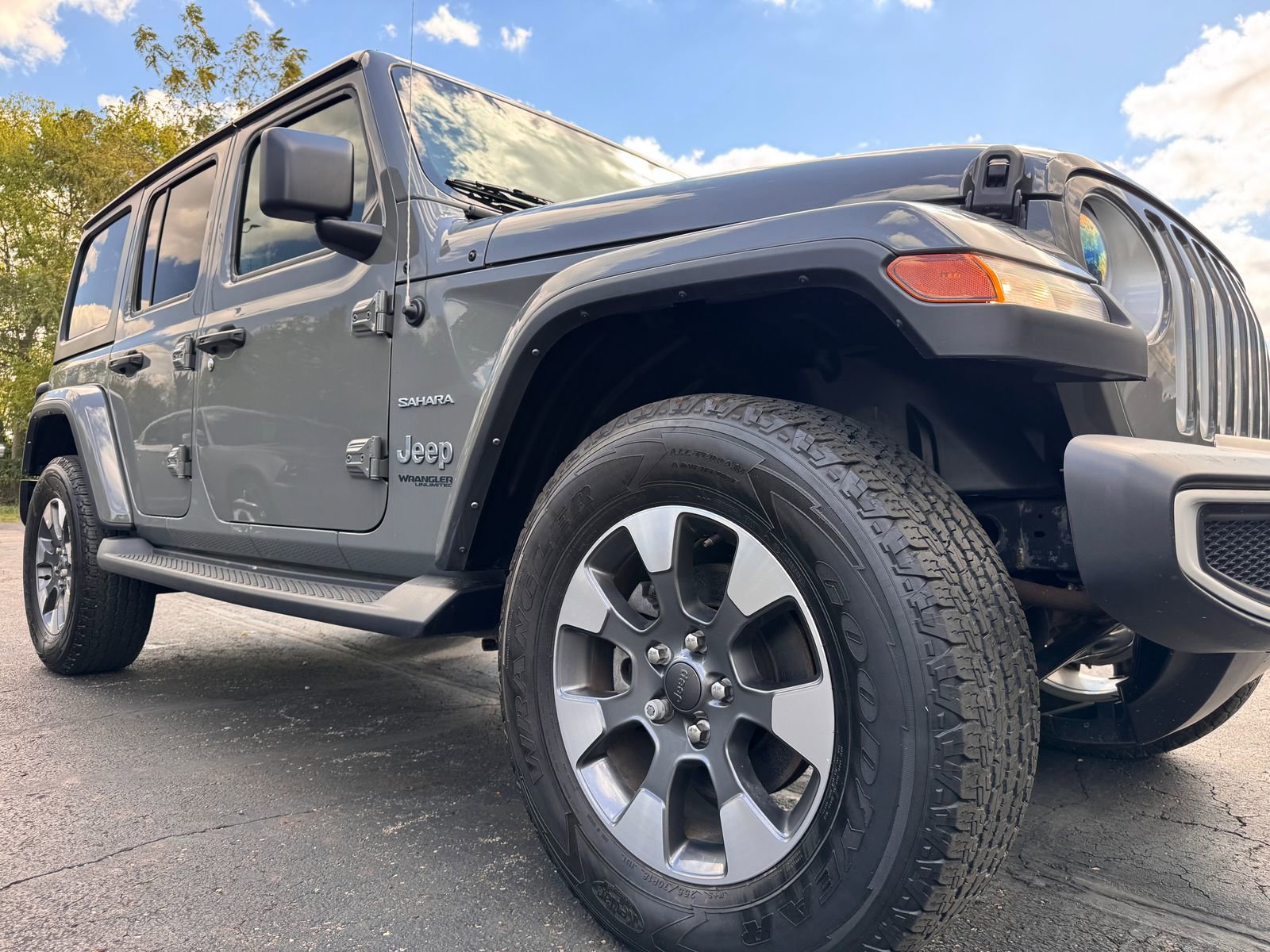 Used 2021 Jeep Wrangler Unlimited Sahara image 2