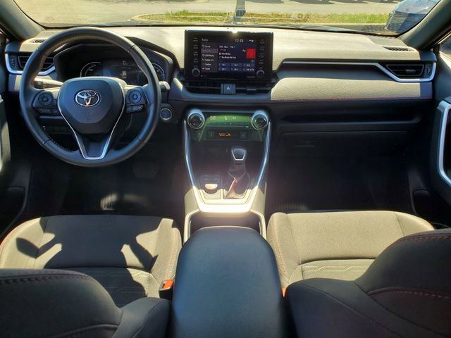 Used 2022 Toyota RAV4 SE image 13