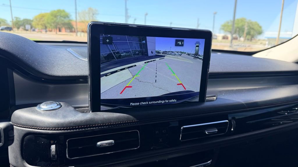 Used 2023 Lincoln Aviator AWD image 28