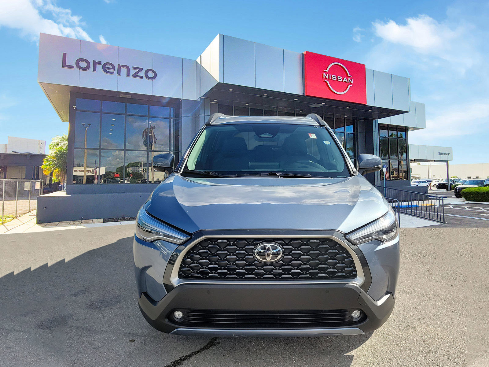 Used 2023 Toyota Corolla Cross XLE video 2