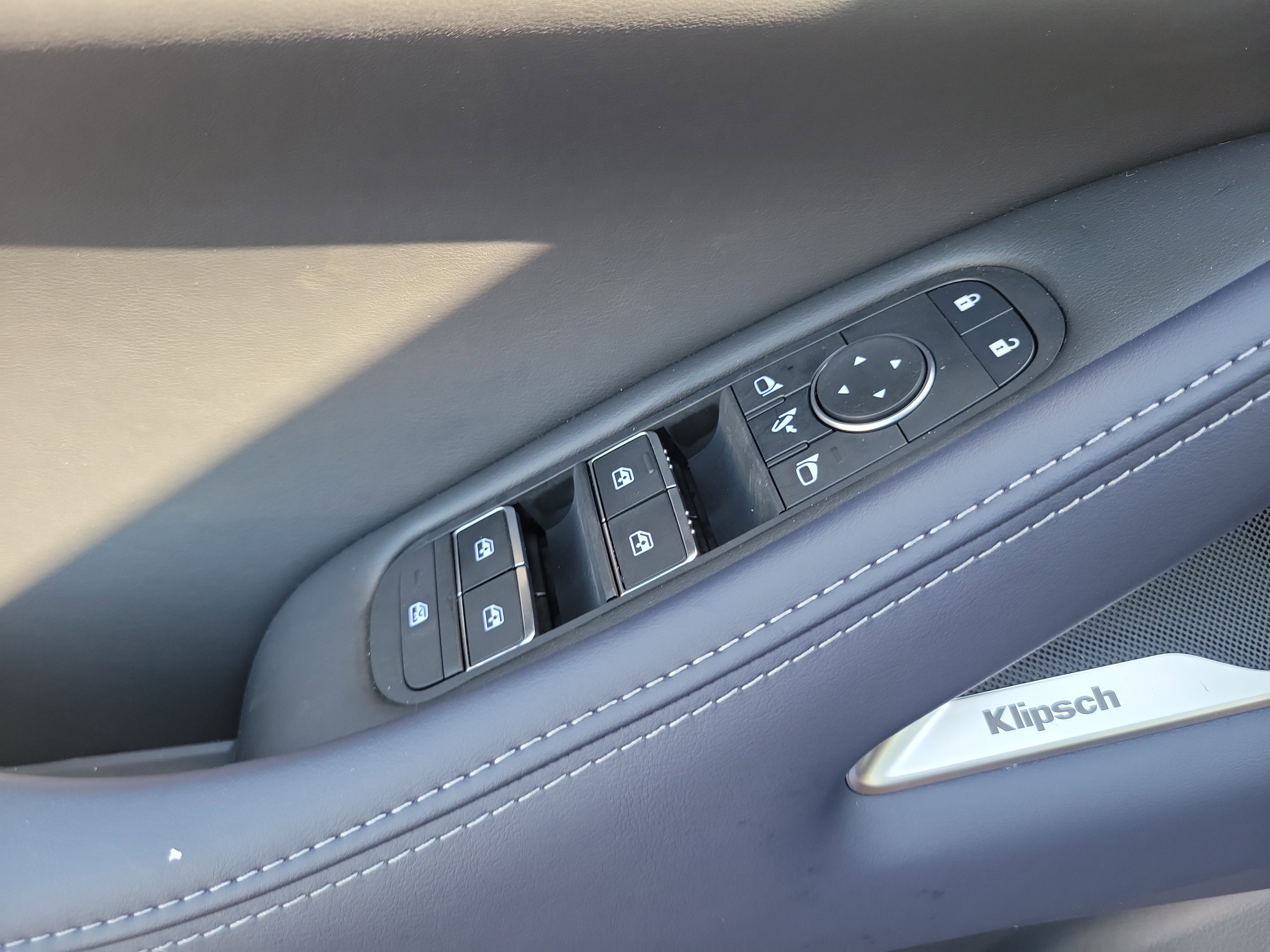 New 2026 INFINITI QX60 Sport w/ Dark Cargo Package image 23