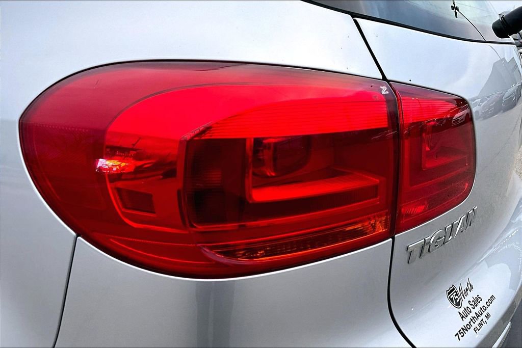 Used 2017 Volkswagen Tiguan S image 22