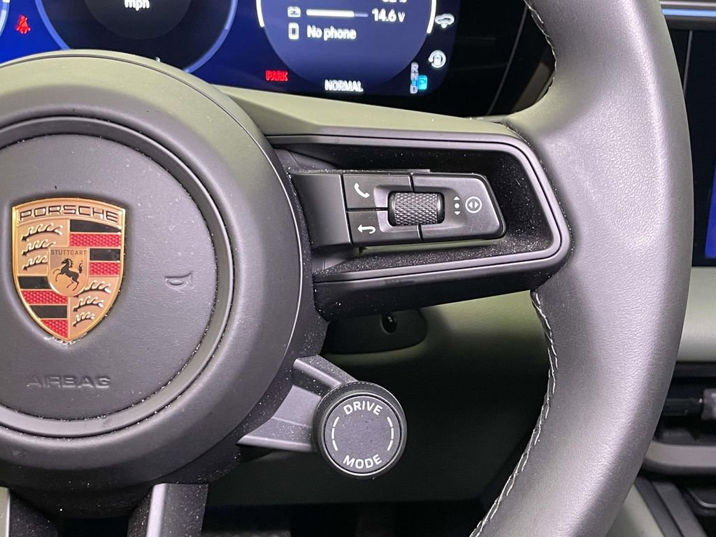 Certified 2025 Porsche Macan 4 Electric image 40