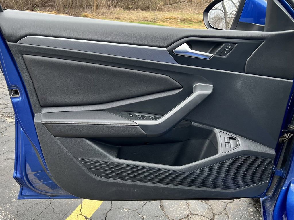 Used 2024 Volkswagen Jetta SE image 11