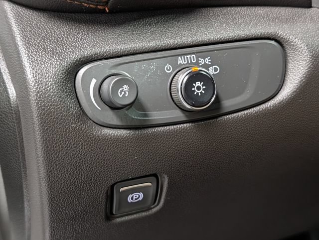 Certified 2023 Chevrolet Blazer Premier w/ Enhanced Convenience Package AWD/4WD image 19