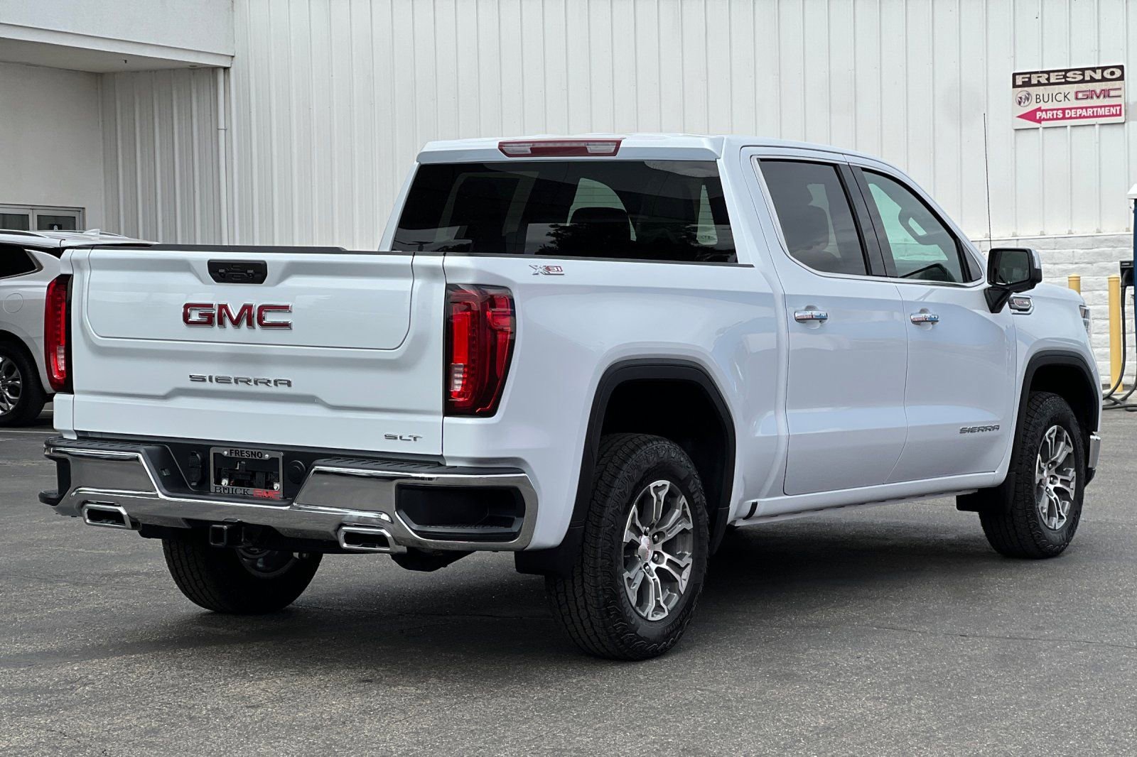 New 2026 GMC Sierra 1500 SLT w/ SLT Convenience Package AWD/4WD image 5