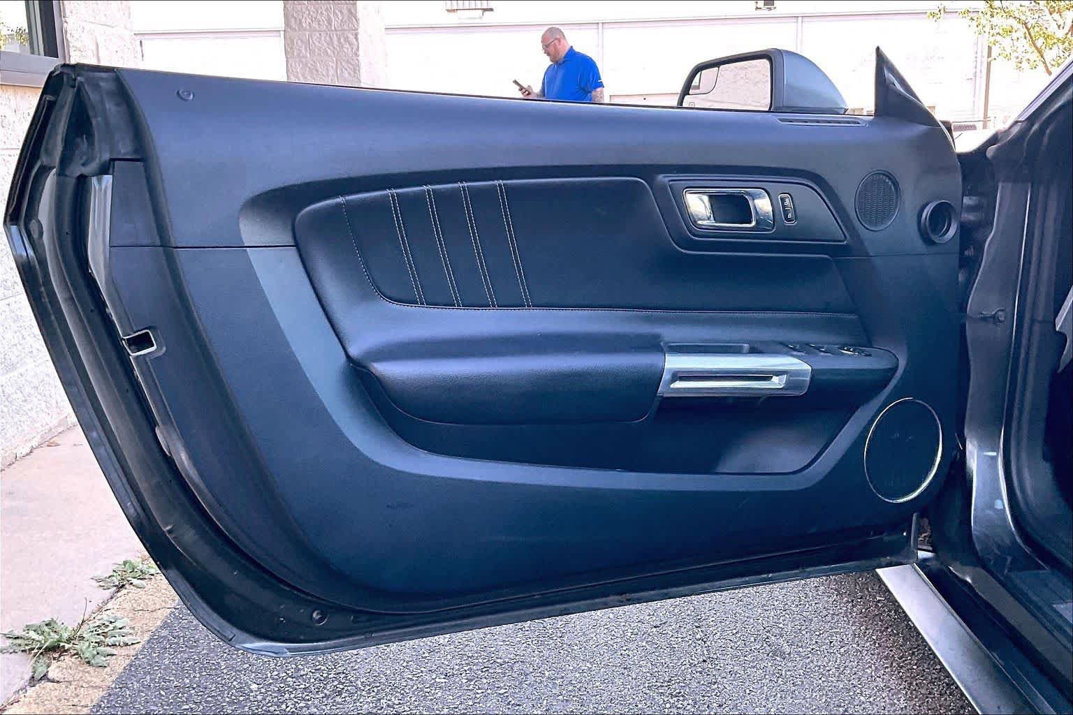 Used 2015 Ford Mustang Premium RWD image 17