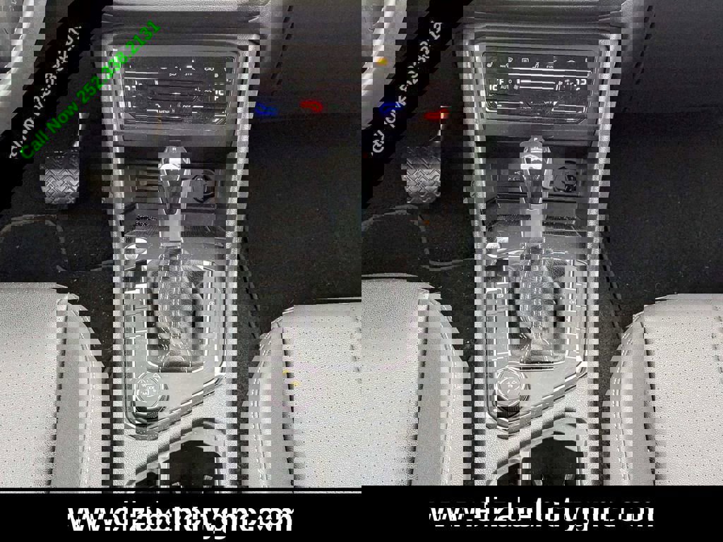Used 2023 Volkswagen Tiguan SE image 21