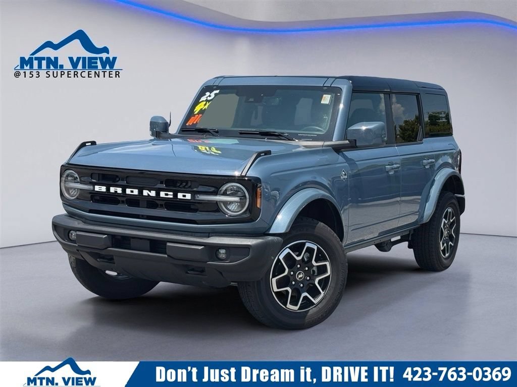Used 2025 Ford Bronco Outer Banks AWD/4WD image 1