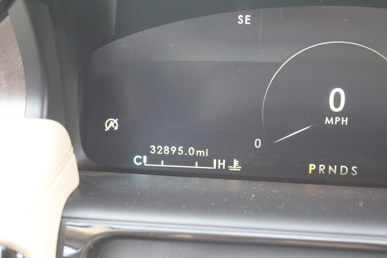 Used 2022 Lincoln Nautilus Reserve w/ Luxury Package image 16