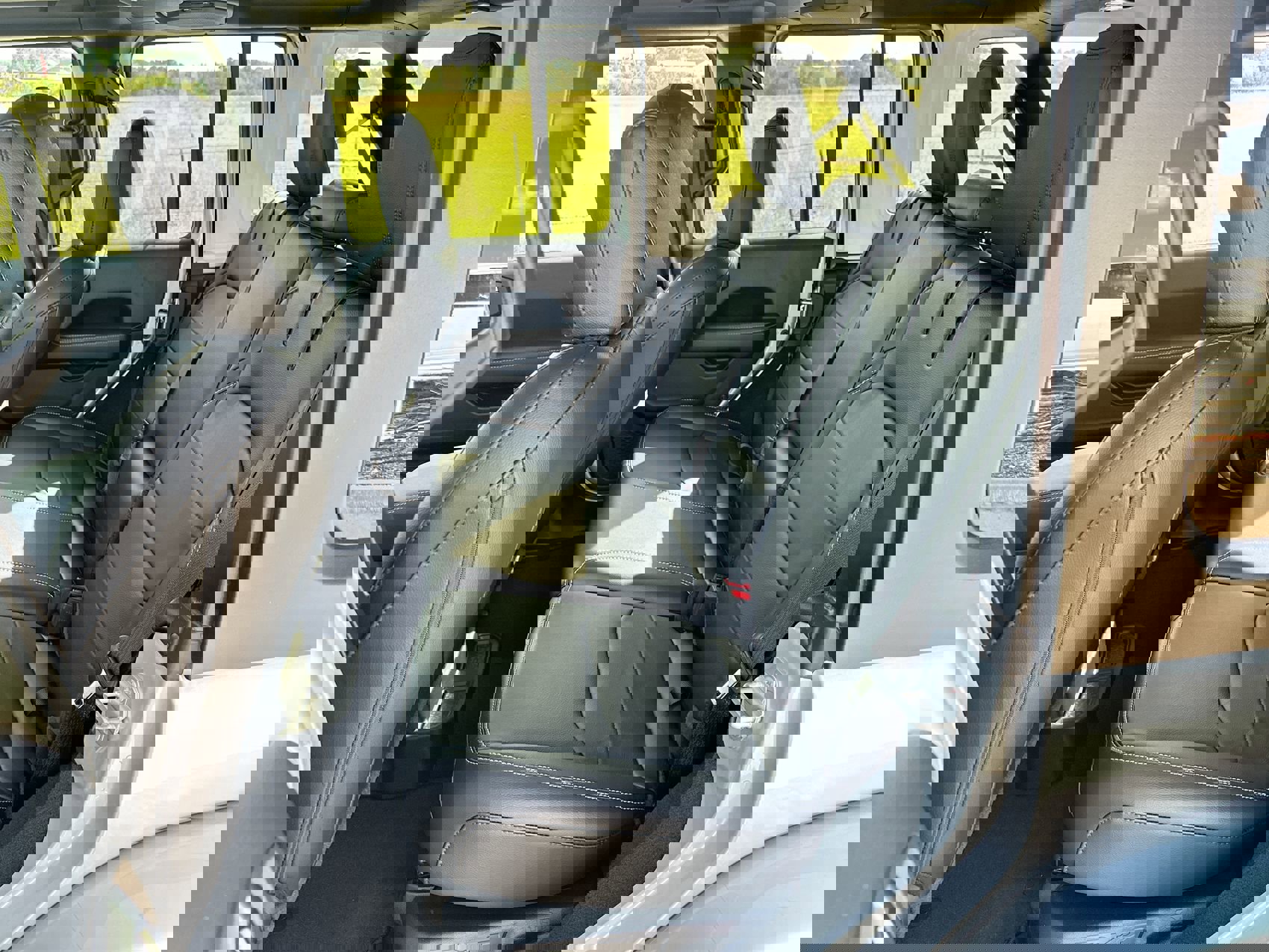 New 2023 Jeep Wrangler Sahara w/ Cold Weather Group image 22