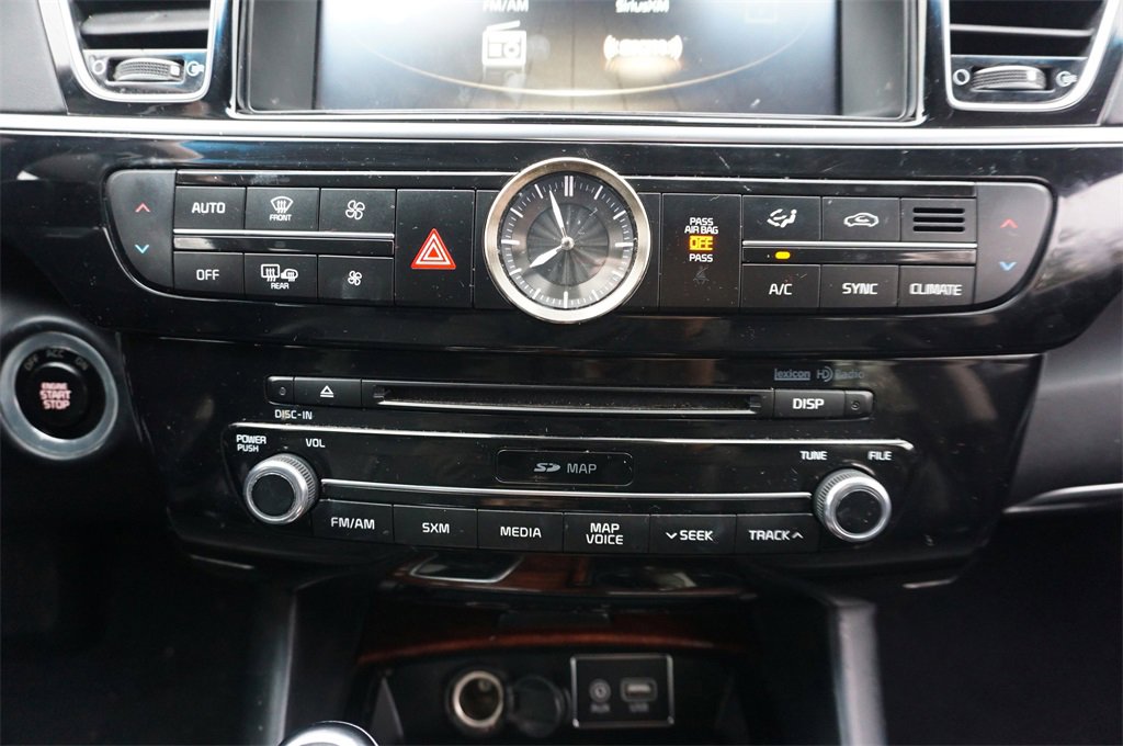 Used 2016 Kia K900 Luxury w/ Luxury VIP Package image 13