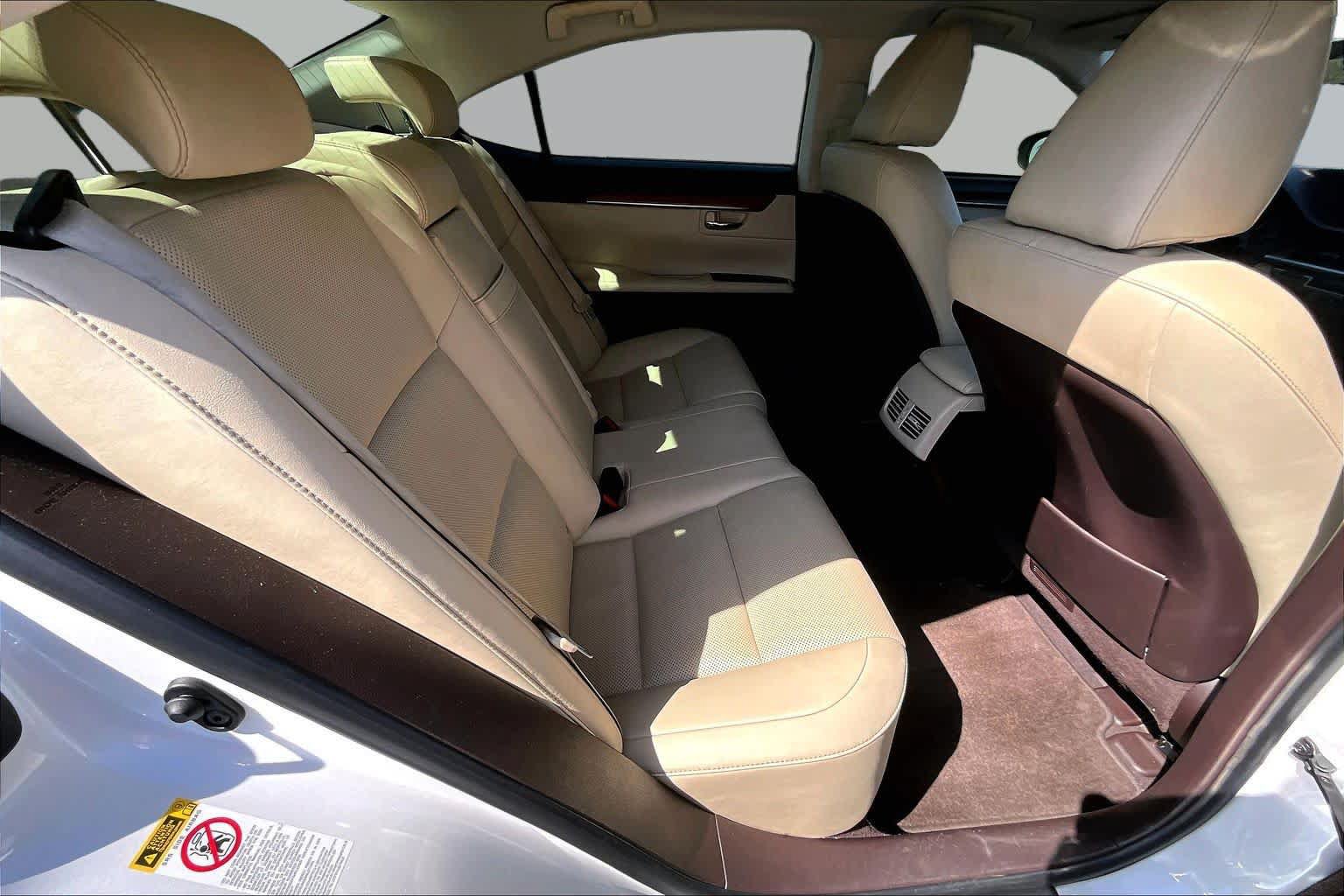 Used 2016 Lexus ES 300h w/ Navigation System Package FWD image 20