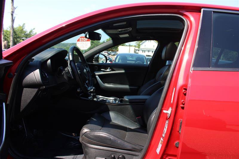 Used 2021 Kia Stinger GT-Line w/ Sun & Sound Package RWD image 9