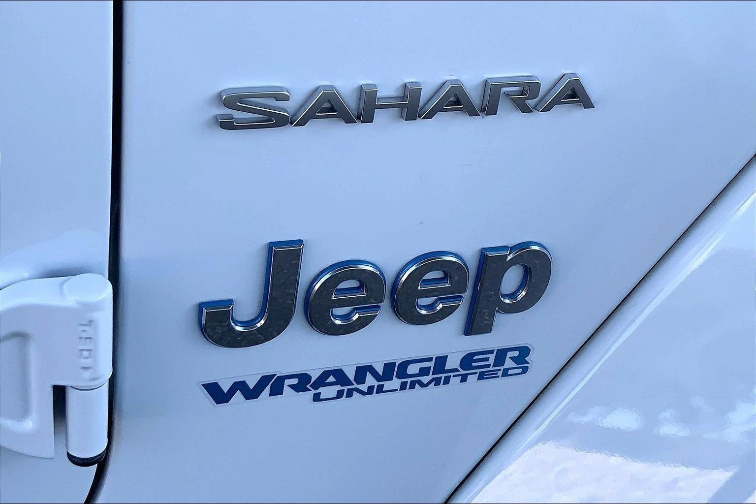 Used 2022 Jeep Wrangler Unlimited Sahara w/ Cold Weather Group AWD/4WD image 27