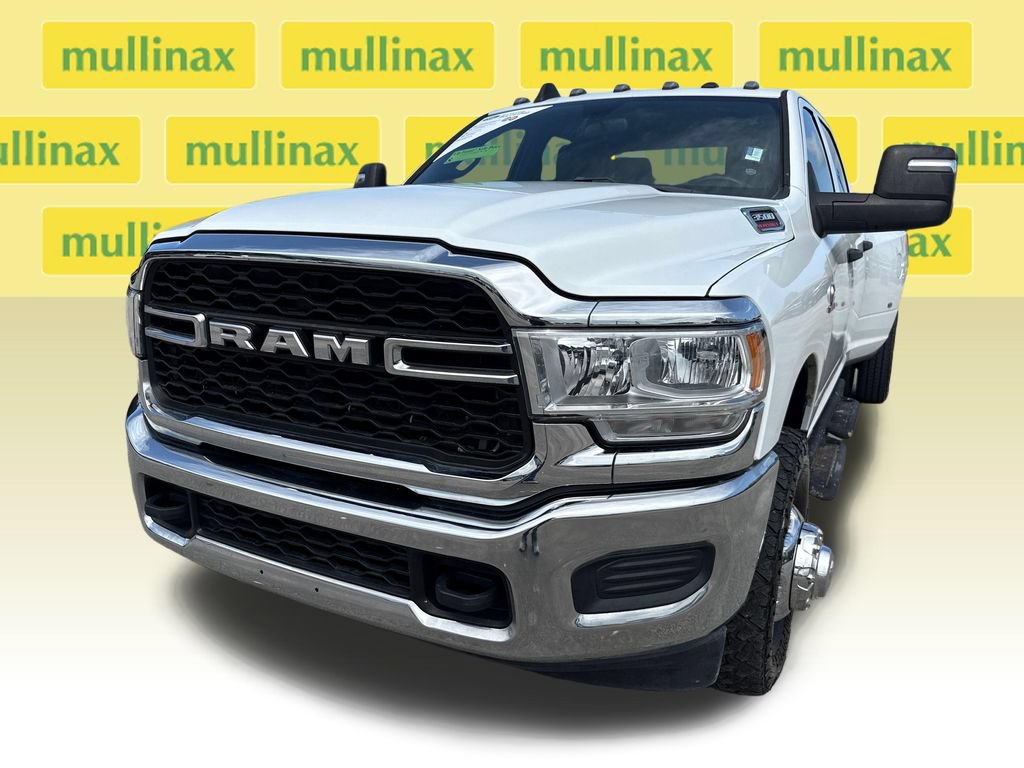 Used 2023 RAM 3500 Tradesman w/ Chrome Appearance Group AWD/4WD image 10