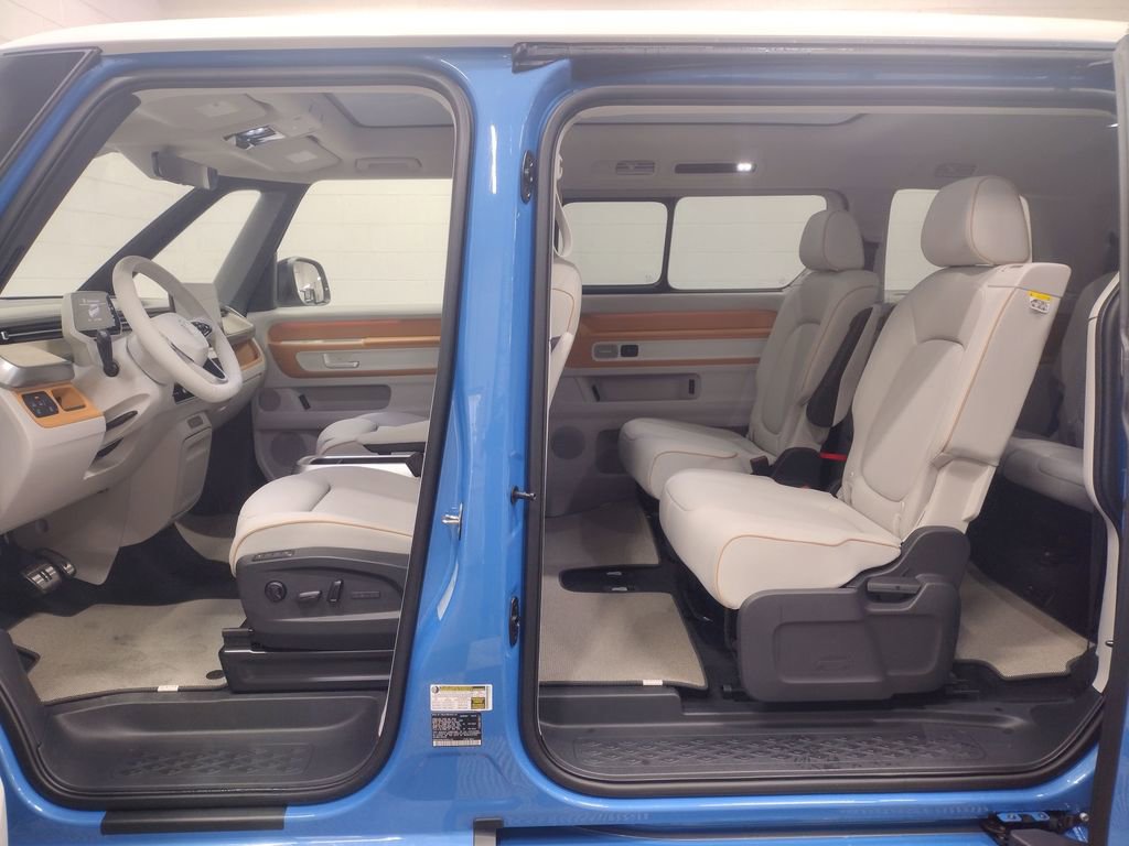 New 2025 Volkswagen ID. Buzz 1st Edition image 30