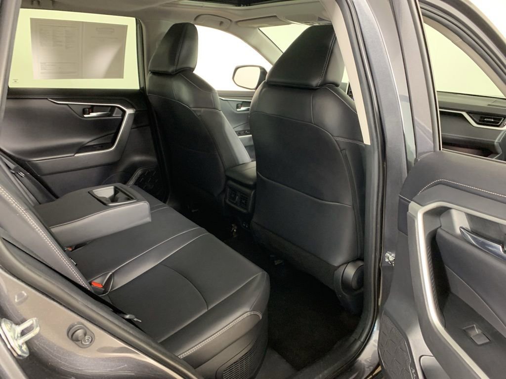 Used 2020 Toyota RAV4 Limited image 36
