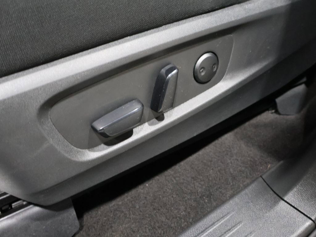 Used 2024 Nissan Pathfinder SV image 12