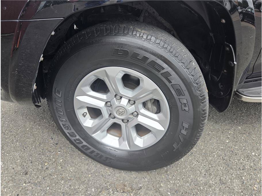Used 2017 Toyota 4Runner SR5 Premium AWD/4WD image 11