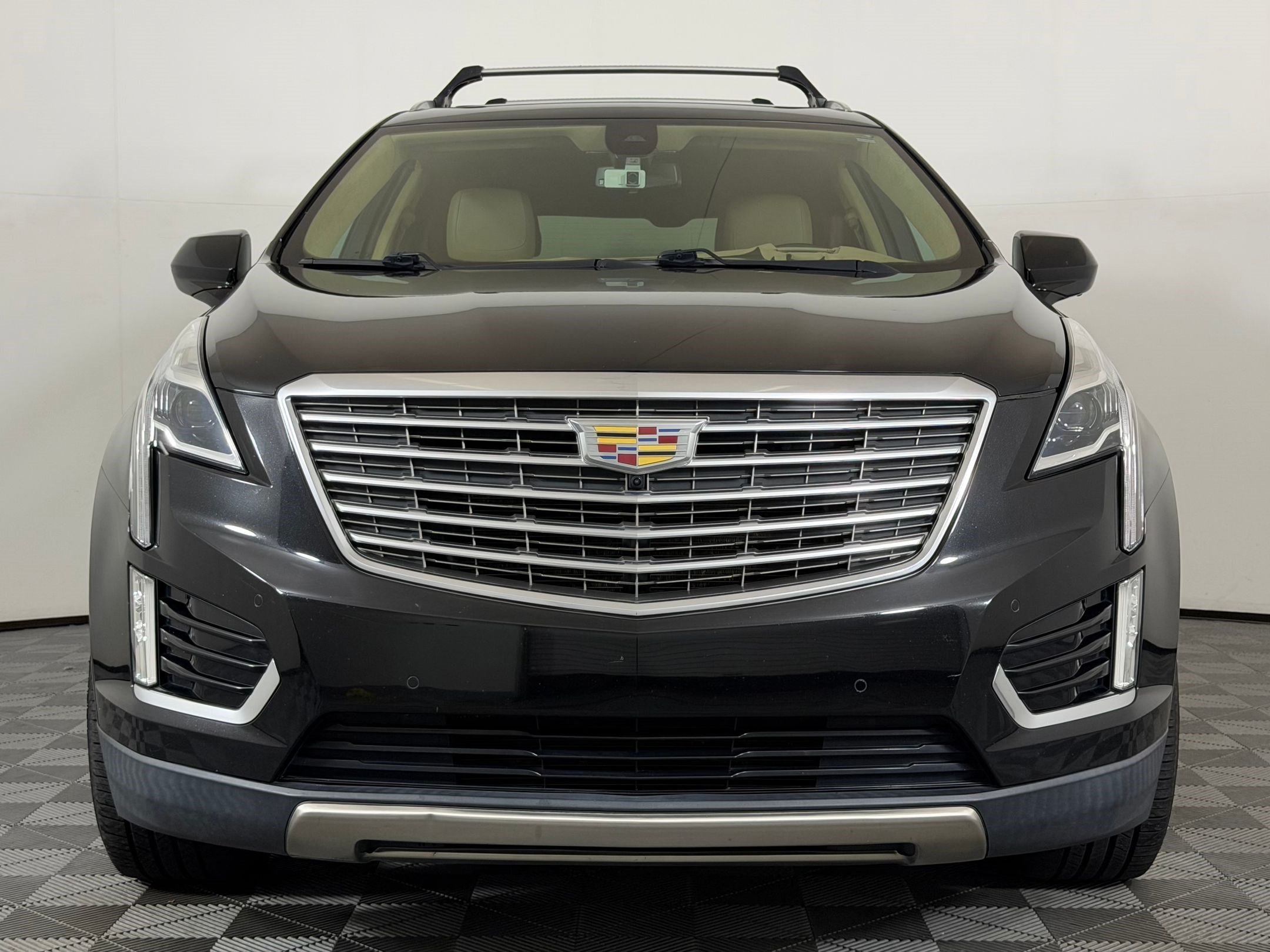 Used 2017 Cadillac XT5 Platinum AWD/4WD image 6