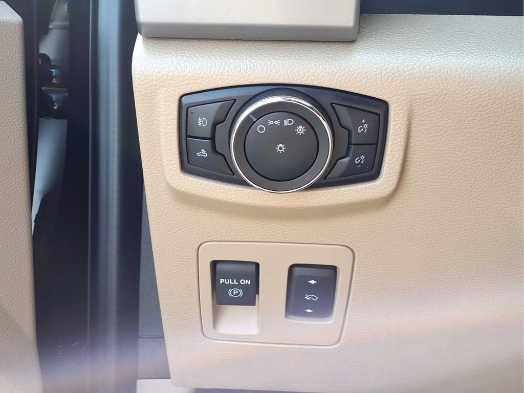 Used 2020 Ford F150 Lariat AWD/4WD image 13