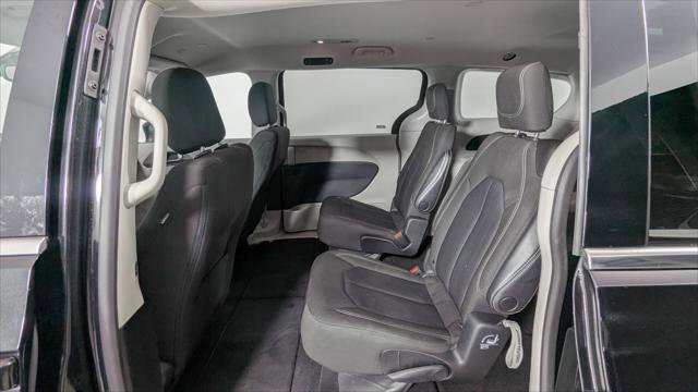 Used 2023 Chrysler Voyager LX FWD image 16