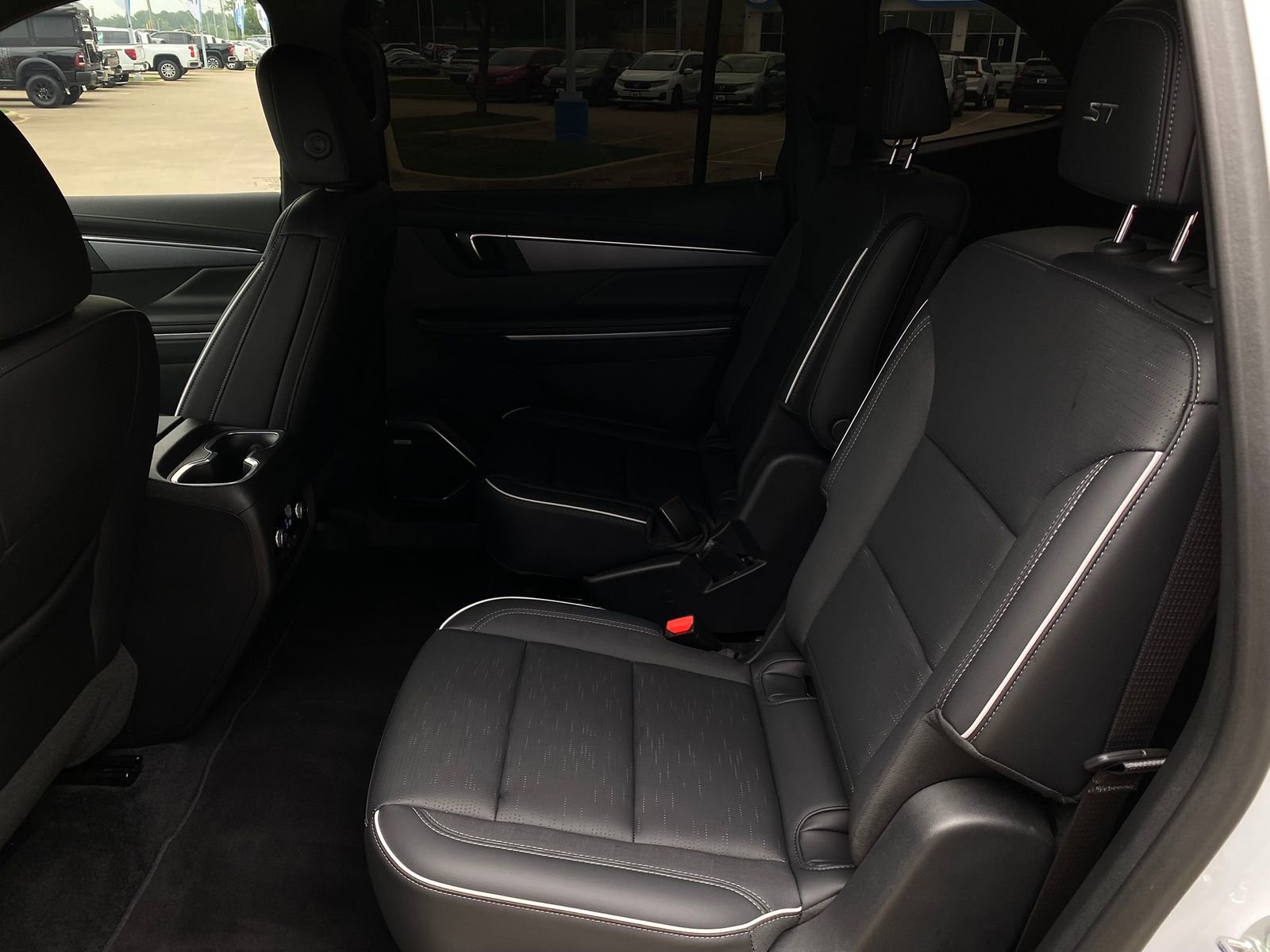 Used 2025 Buick Enclave Sport Touring FWD image 29