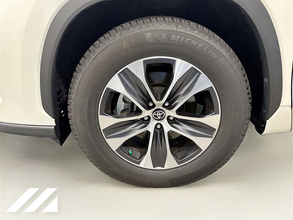Used 2020 Toyota Highlander XLE image 35