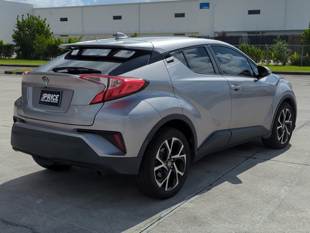 Used 2020 Toyota C-HR XLE FWD image 5