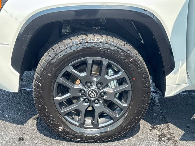 Used 2025 Toyota Tundra Platinum AWD/4WD image 27