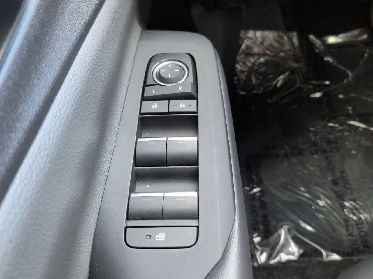 Used 2024 Toyota Prius XLE FWD image 23