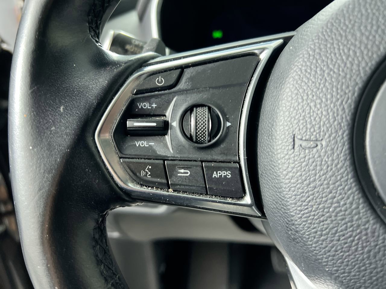 Used 2022 Acura MDX FWD image 16