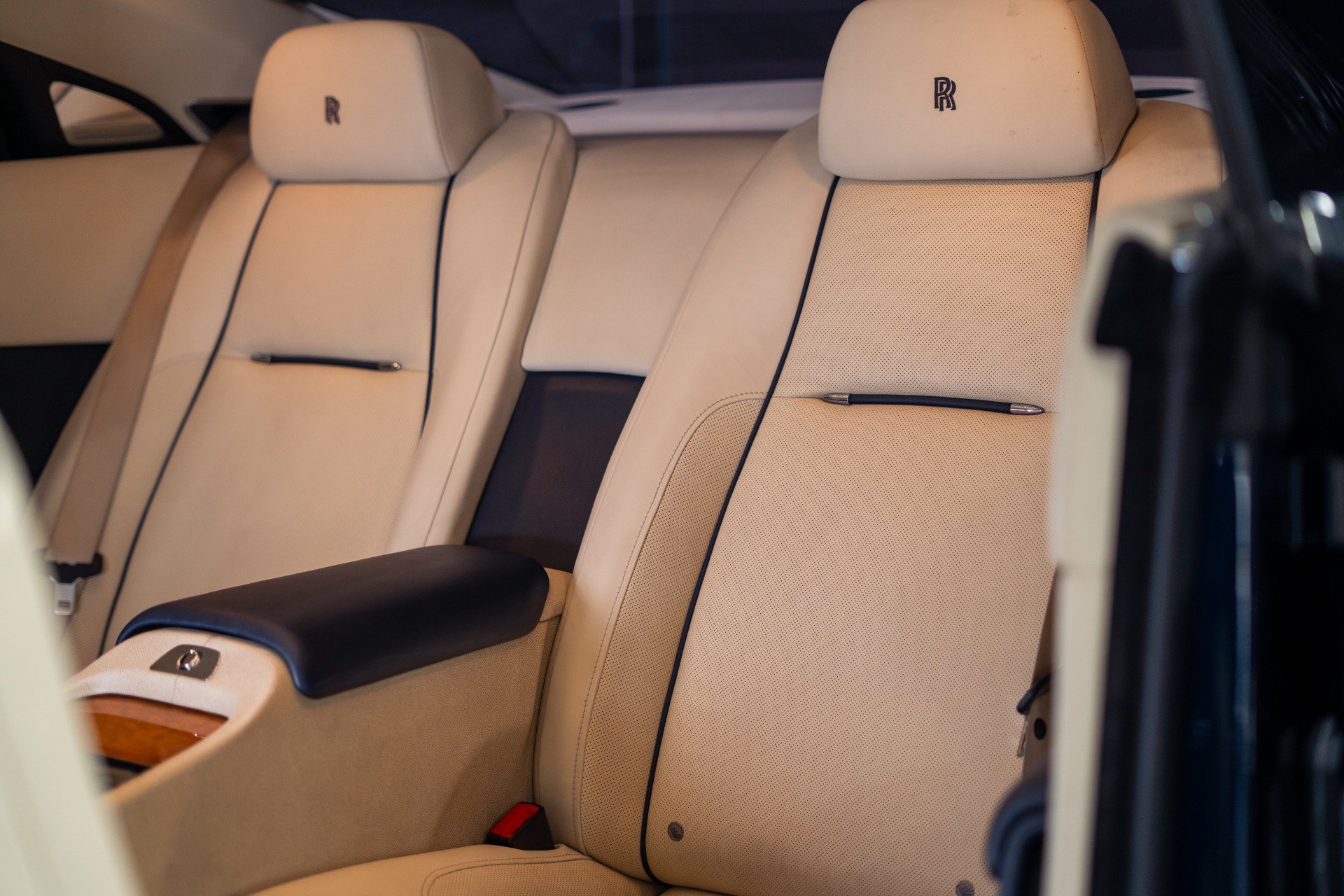 Used 2014 Rolls-Royce Wraith RWD image 4