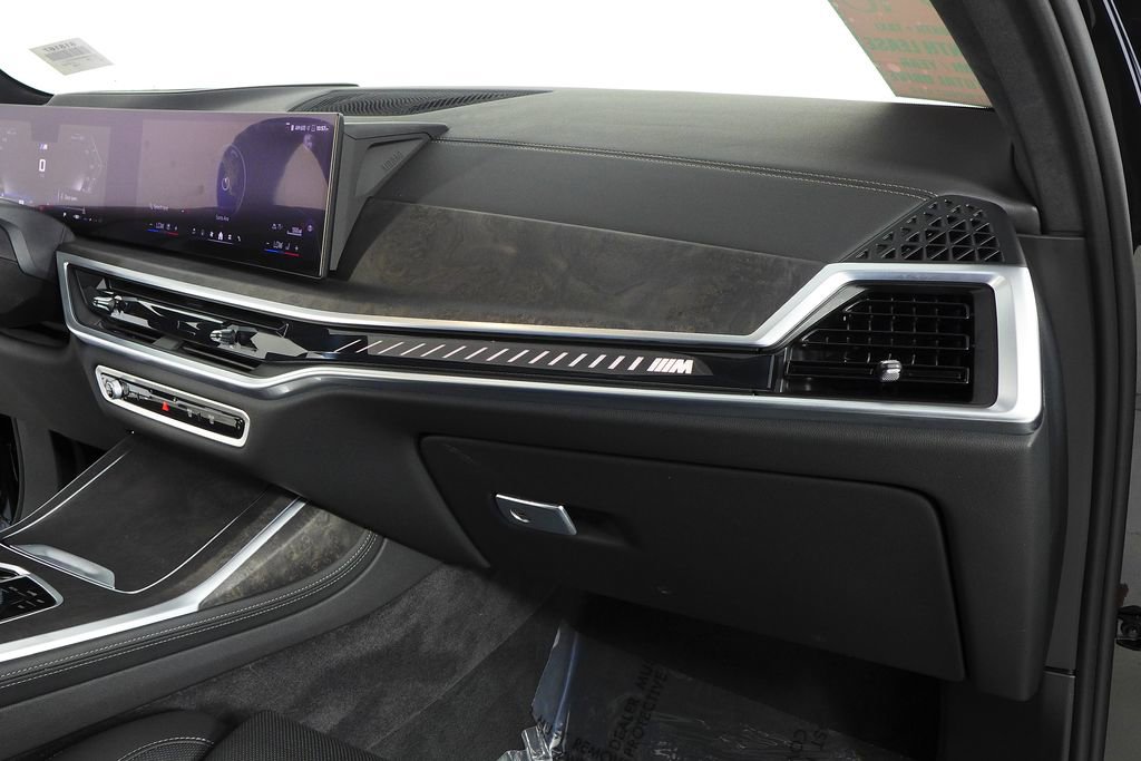 Used 2025 BMW X7 M60i w/ Climate Comfort Package AWD/4WD image 12