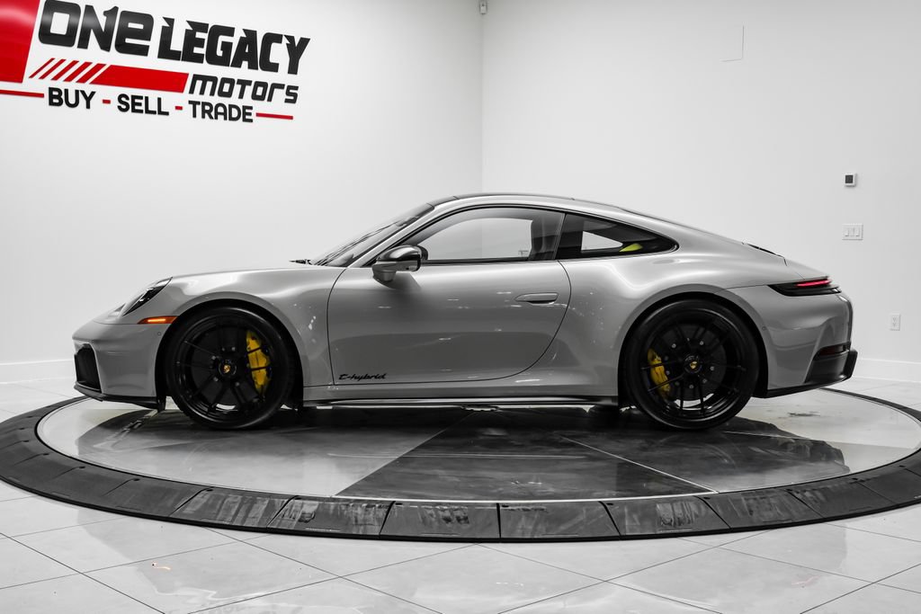 Used 2026 Porsche 911 Carrera GTS RWD image 16