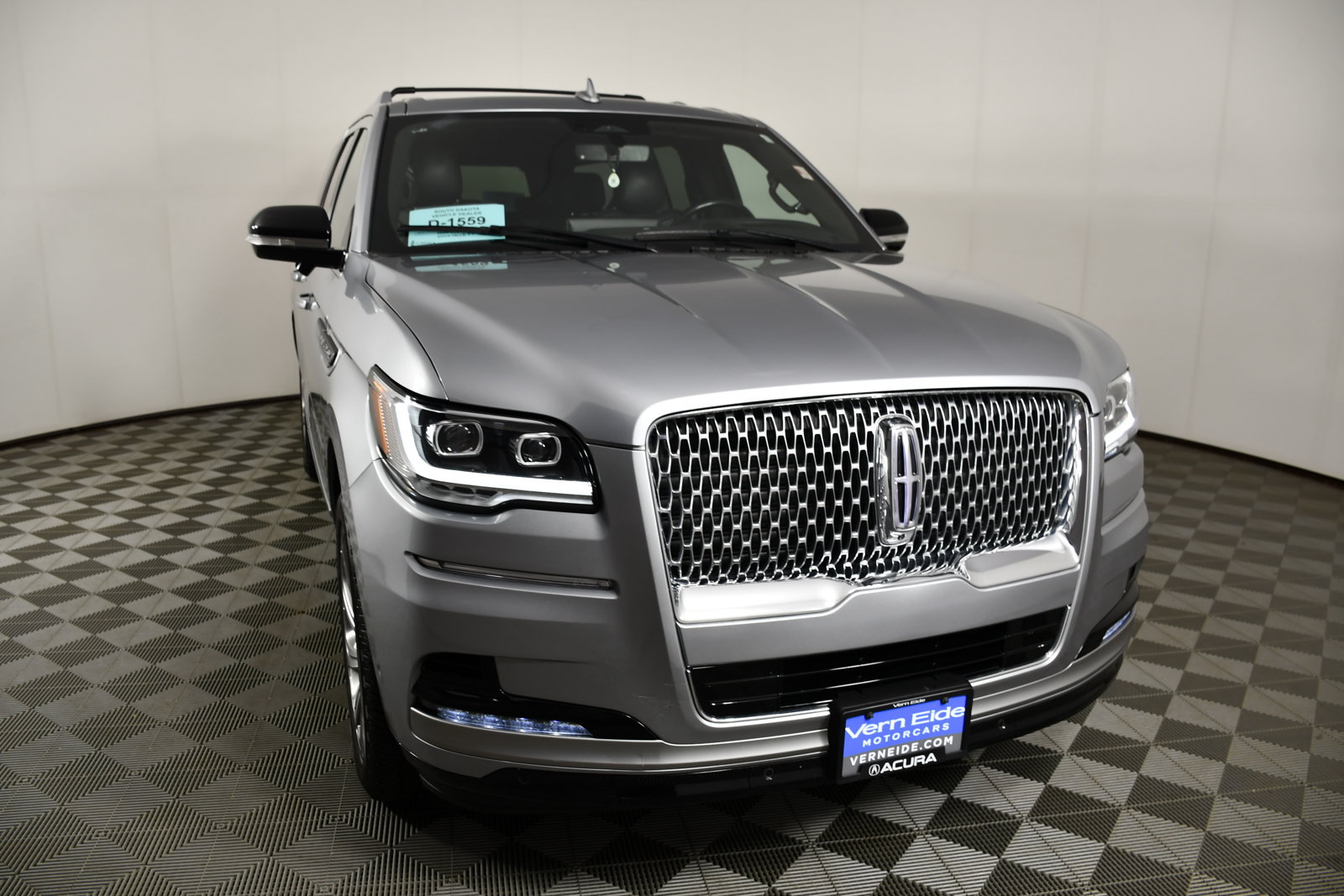 Used 2023 Lincoln Navigator L Reserve AWD/4WD image 3