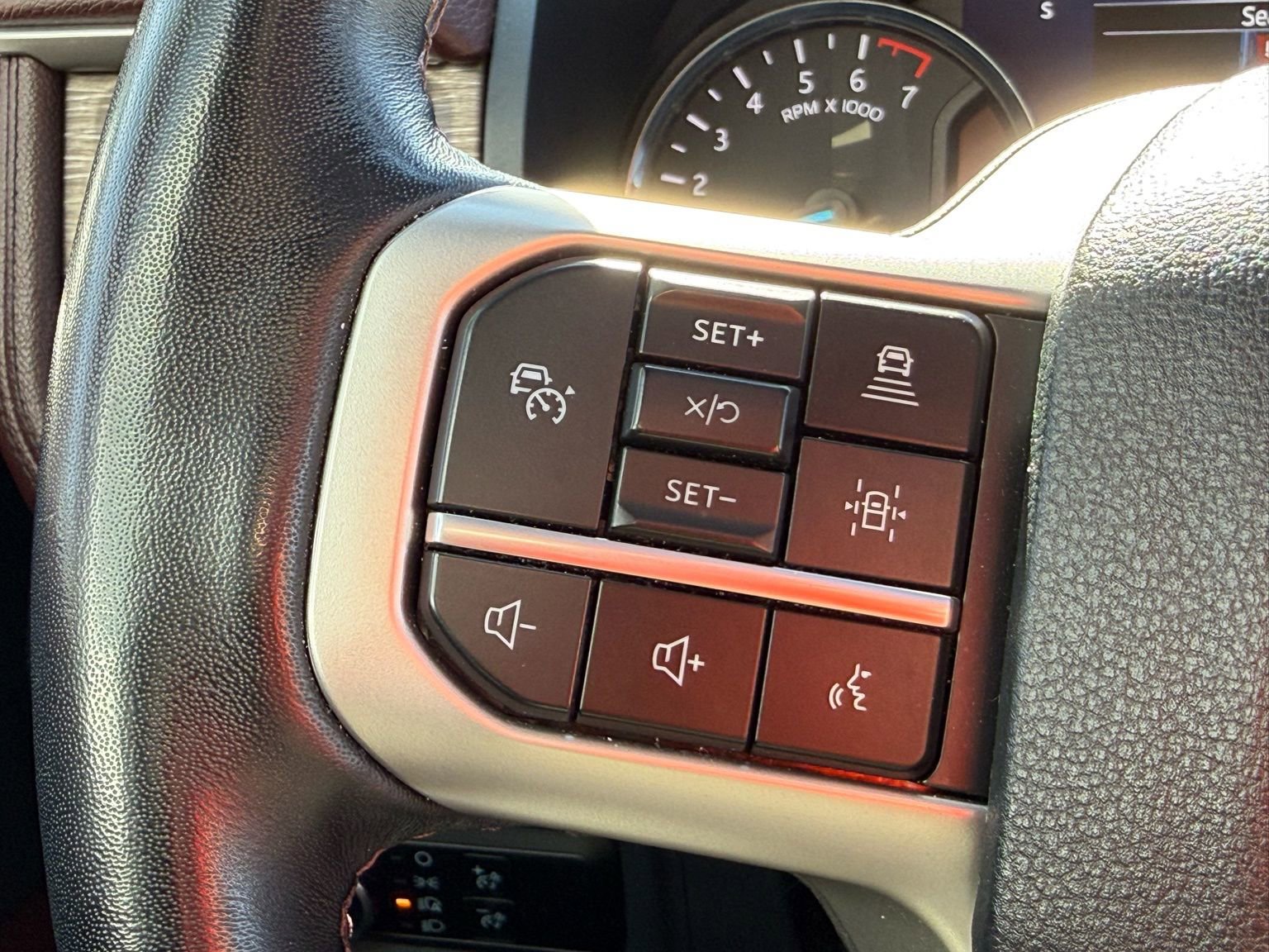 Used 2024 Ford Expedition Limited image 38