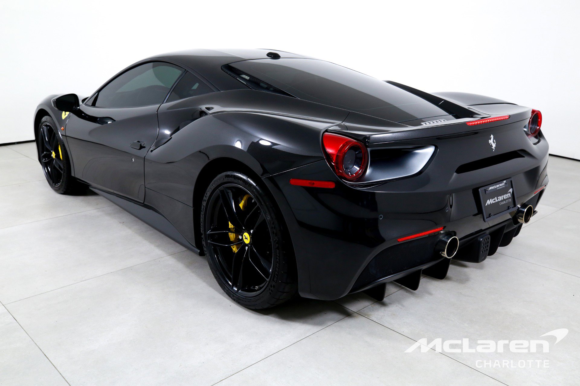 Used 2018 Ferrari 488 GTB RWD image 6