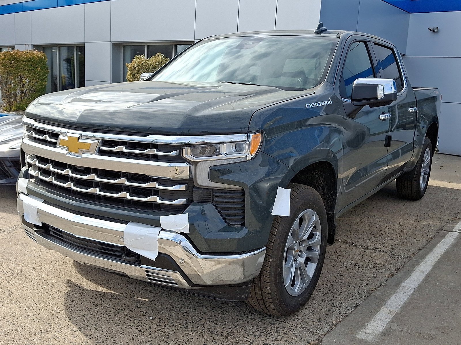 New 2026 Chevrolet Silverado 1500 LTZ w/ LTZ Convenience Package II AWD/4WD image 3
