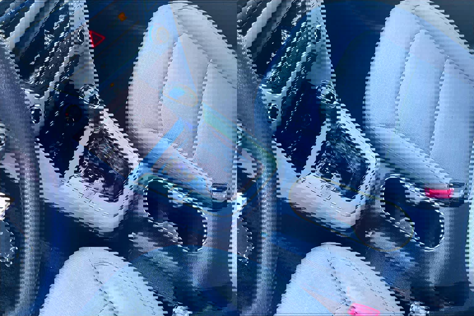 Used 2017 Hyundai Elantra SE image 17