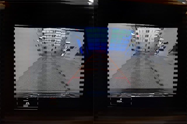 Used 2024 GMC Terrain SLT image 8