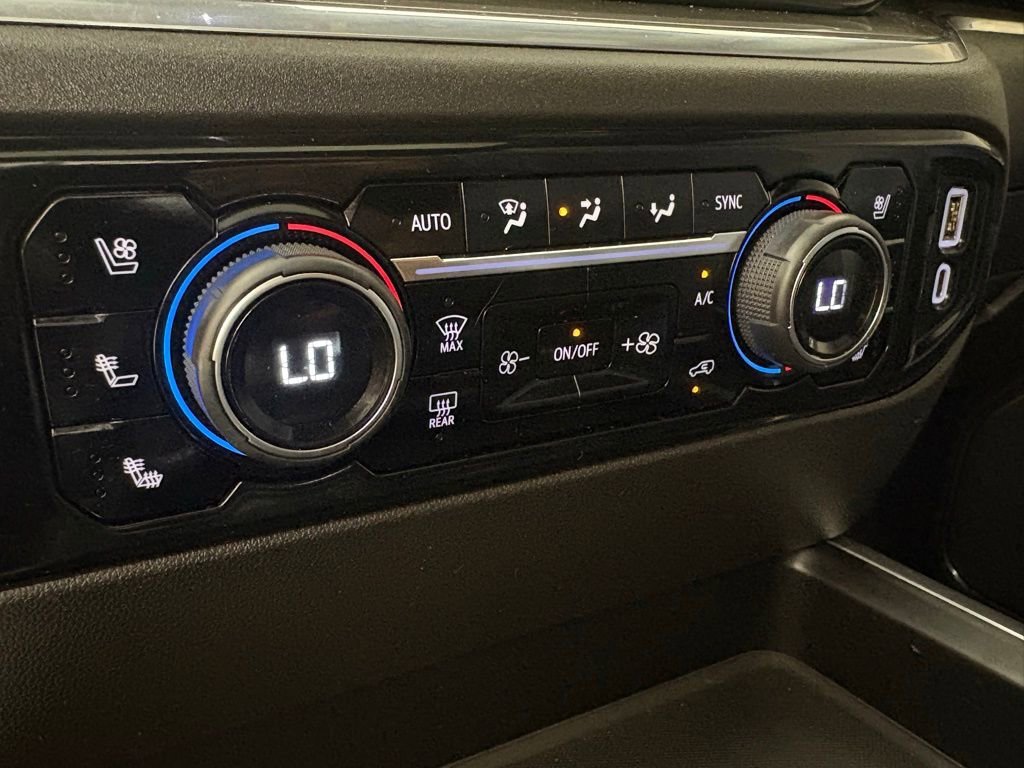 Used 2024 Chevrolet Silverado 3500 High Country w/ High Country Premium Package image 38