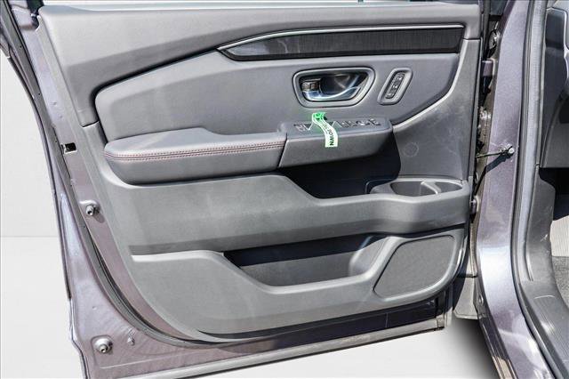 New 2025 Honda Pilot Black Edition image 12