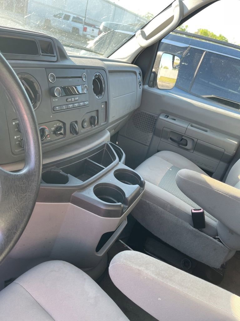 Used 2014 Ford E-350 and Econoline 350 XLT image 8