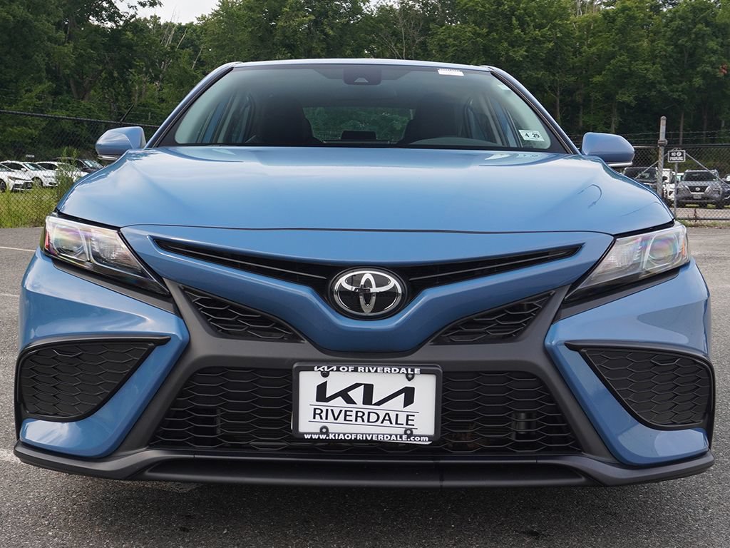 Used 2024 Toyota Camry SE FWD image 7