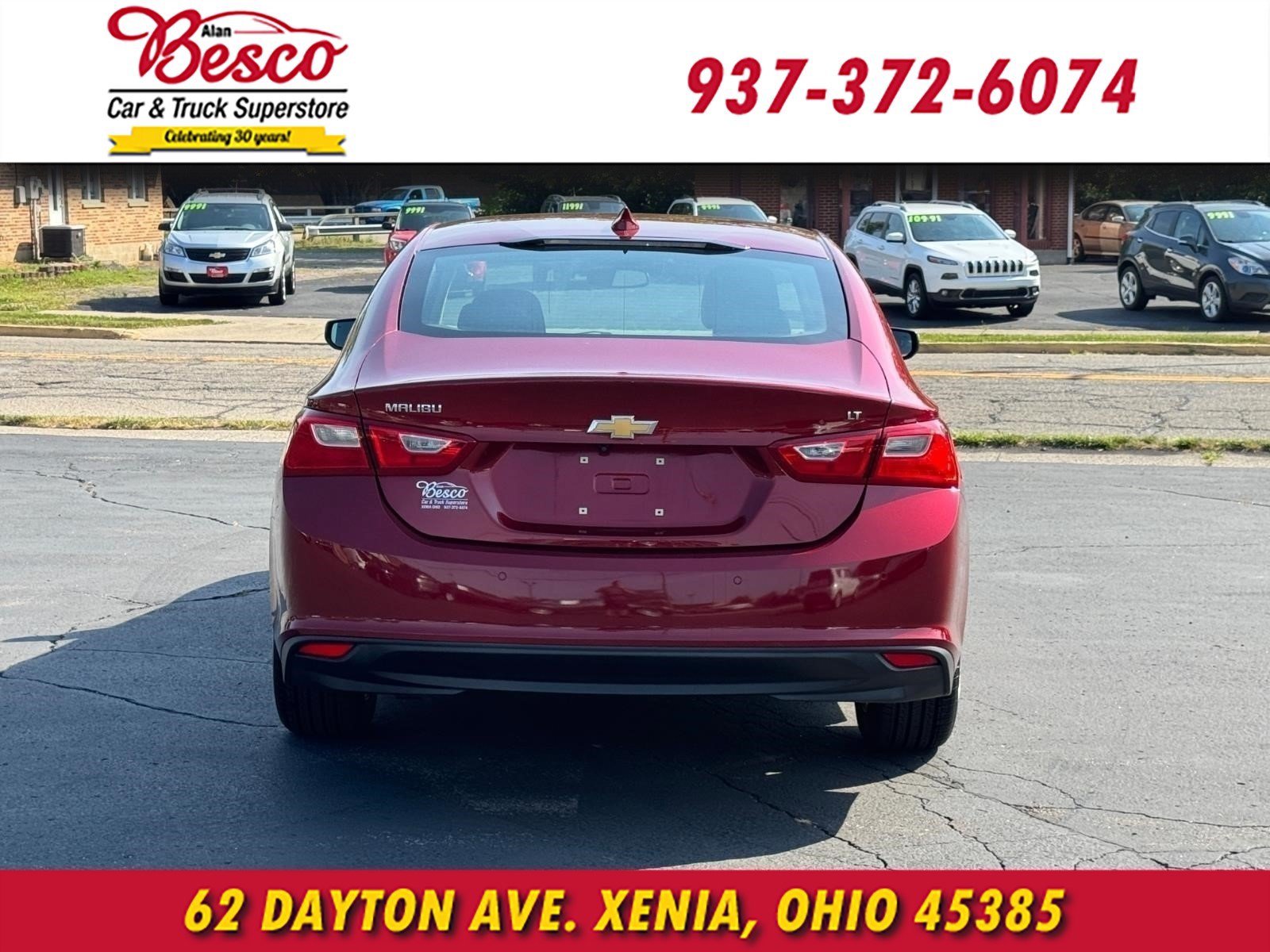 Used 2018 Chevrolet Malibu LT w/ Leather Package FWD image 5