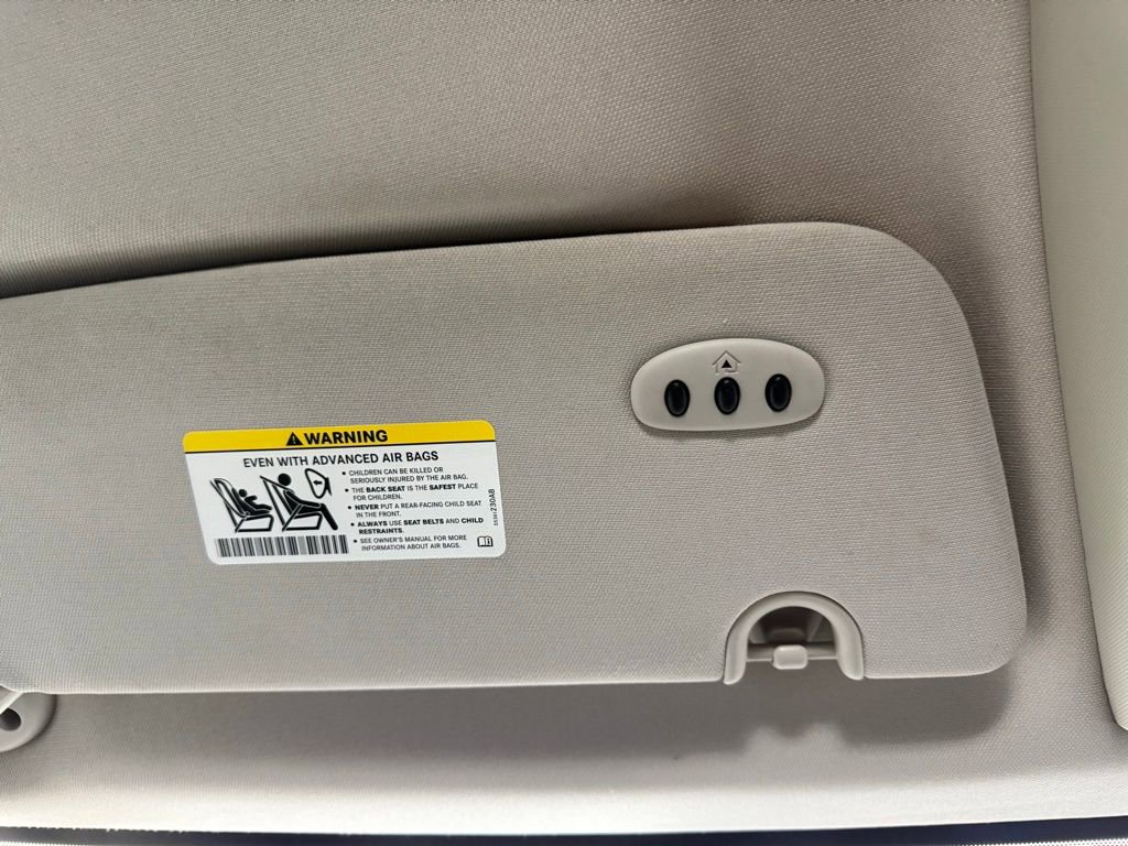 Used 2014 Chrysler Town & Country Touring image 36