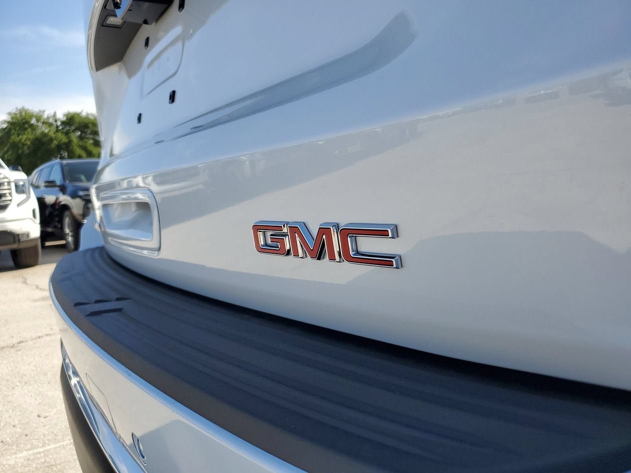 New 2026 GMC Yukon XL Denali w/ Denali Reserve Package RWD image 7